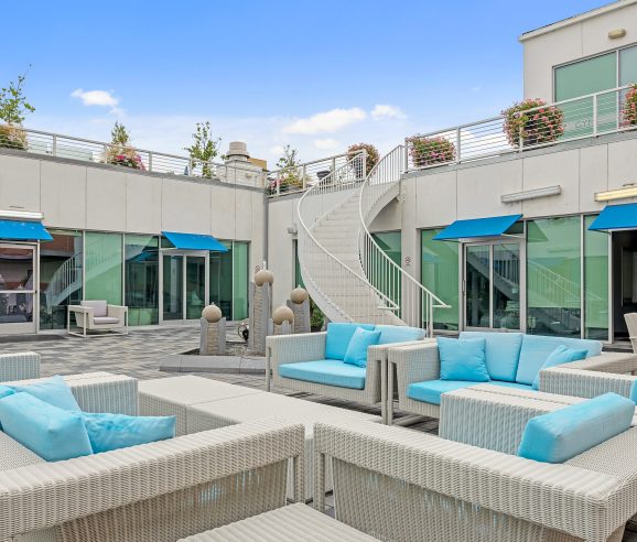 rooftop lounge